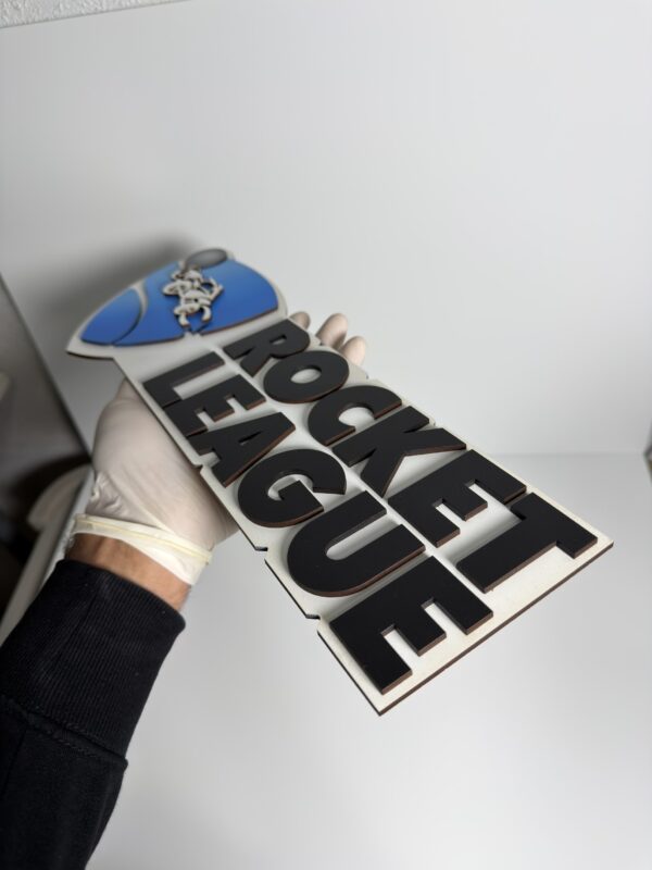 decoracion de habitacion rocket league Setup gamer con decoración de Rocket League y luces LED